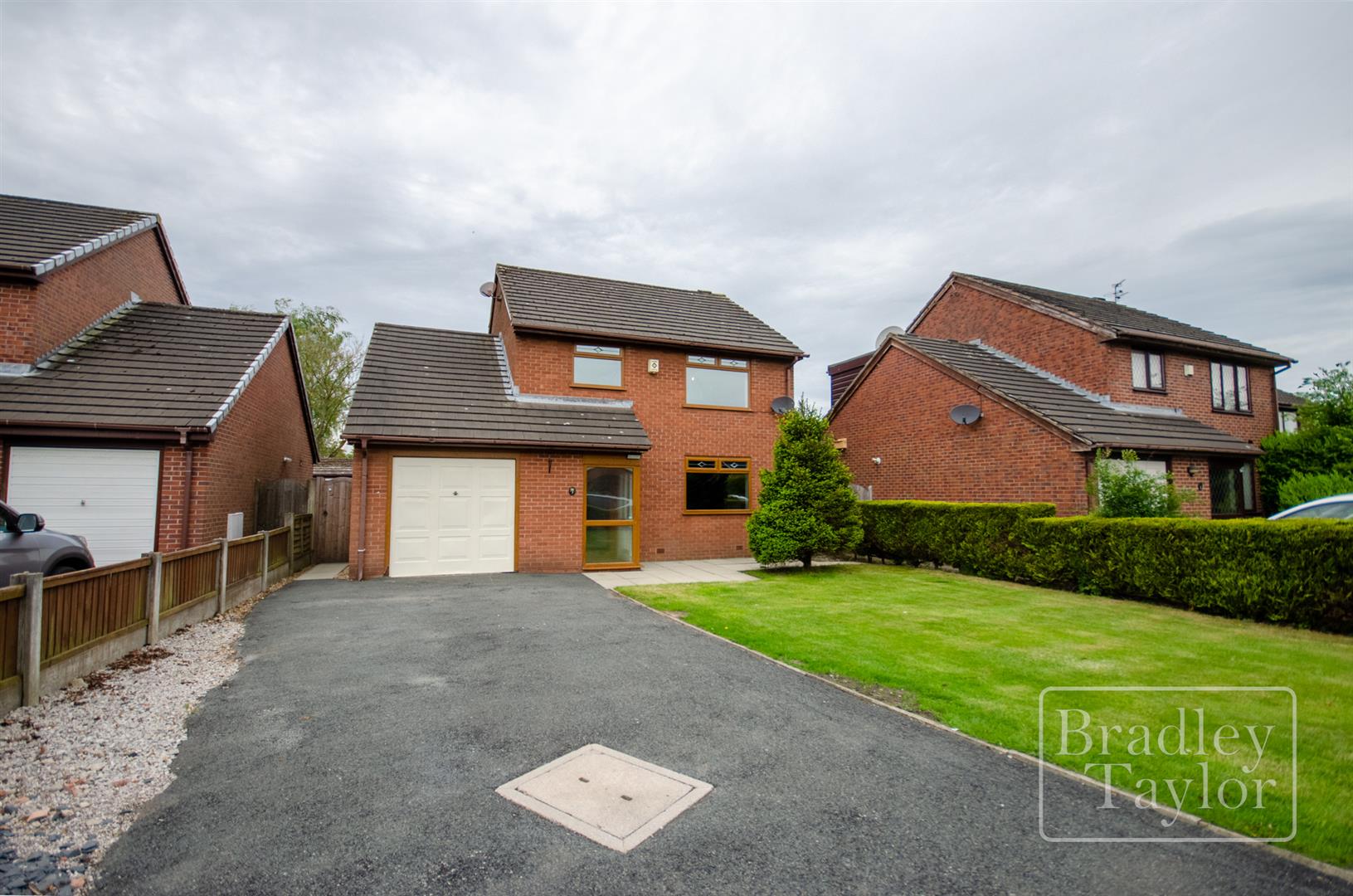 Properties Penwortham Estate Agent I Bradley Taylor